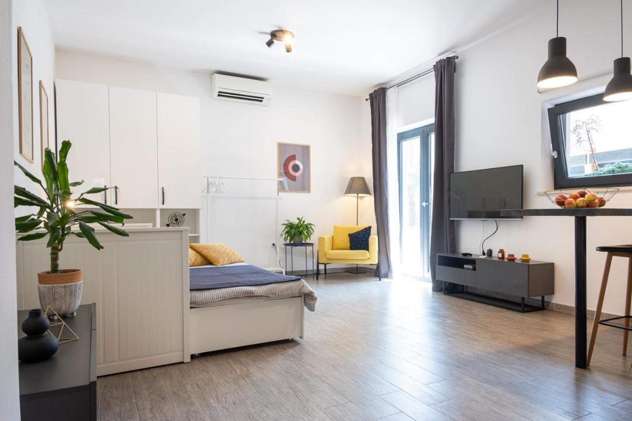 Studio Apartment Les - 4 Min Walk From Amphiteatre Pula Bagian luar foto